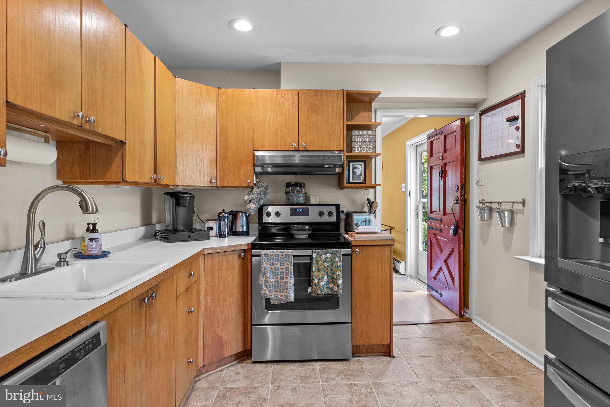 213 W Ferry Rd