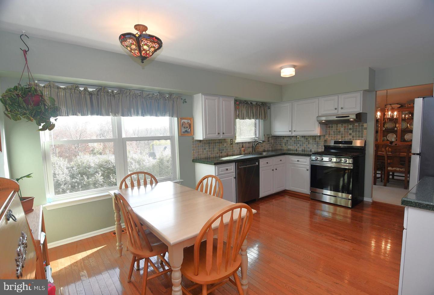 536 Waltham Ln