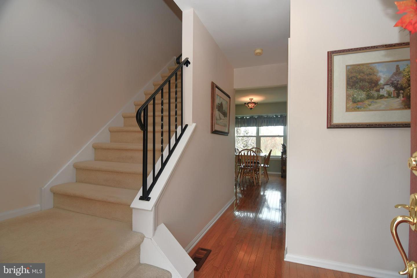 536 Waltham Ln