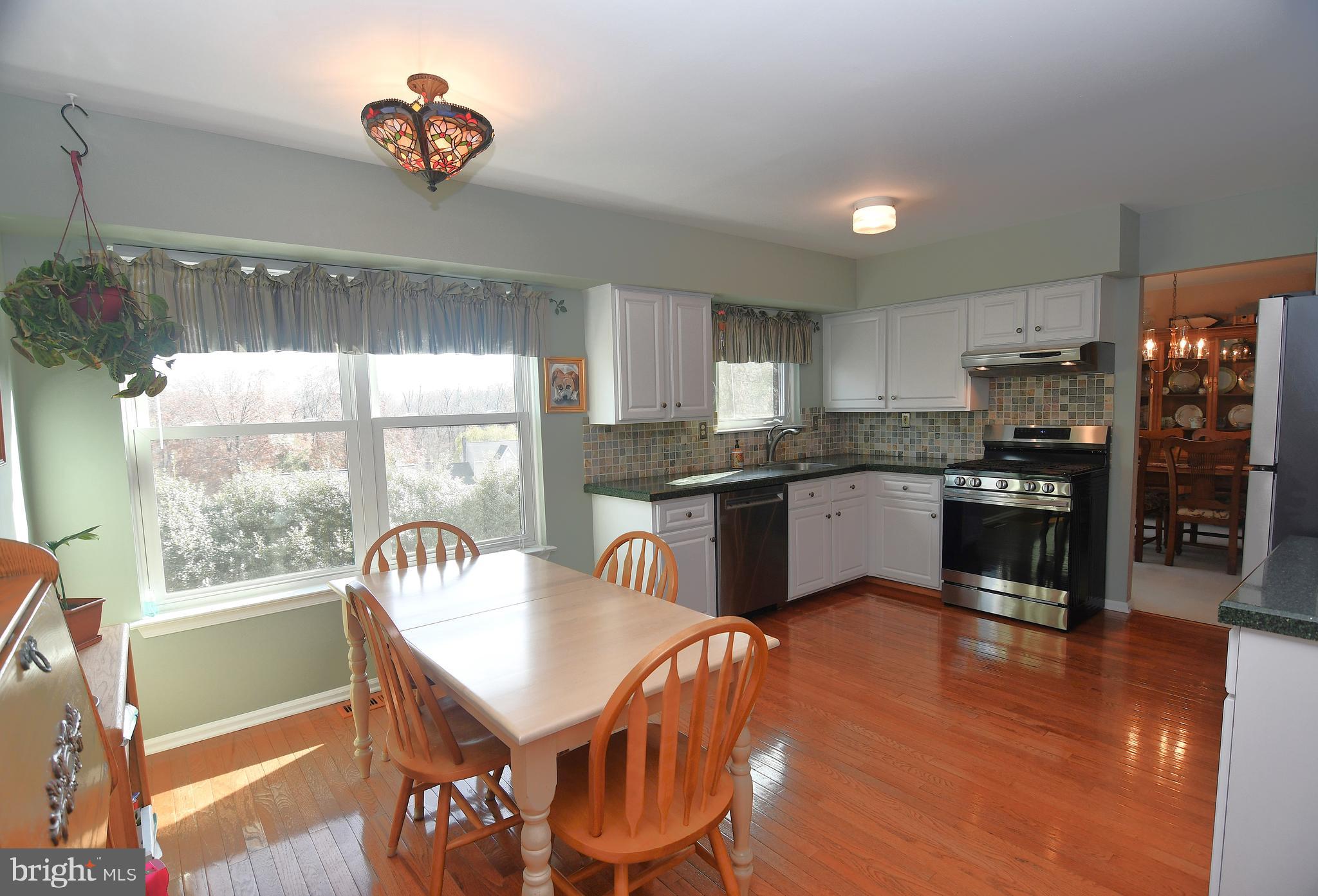 536 Waltham Ln