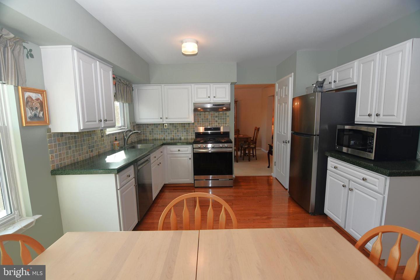 536 Waltham Ln