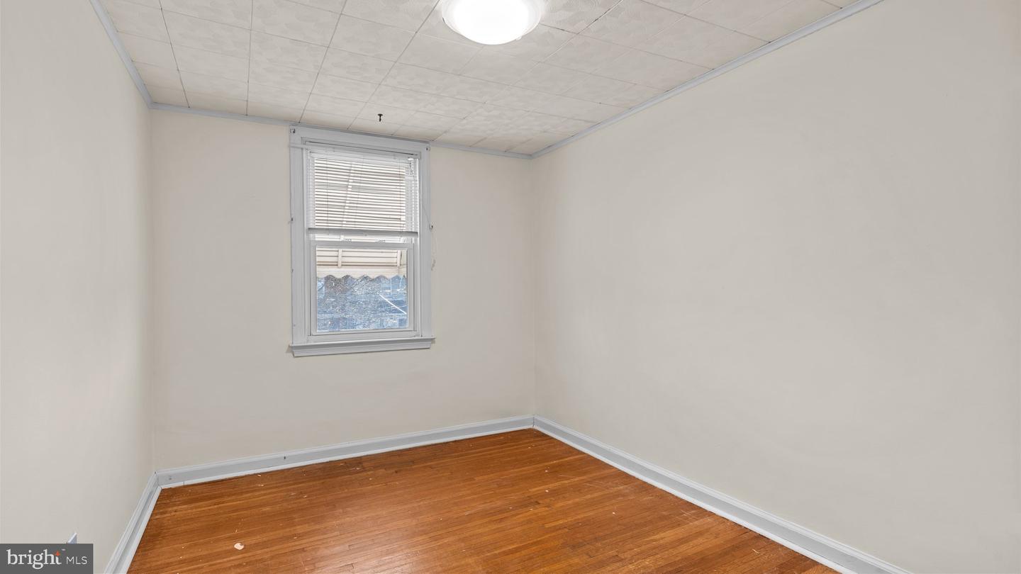 806 4TH AVE