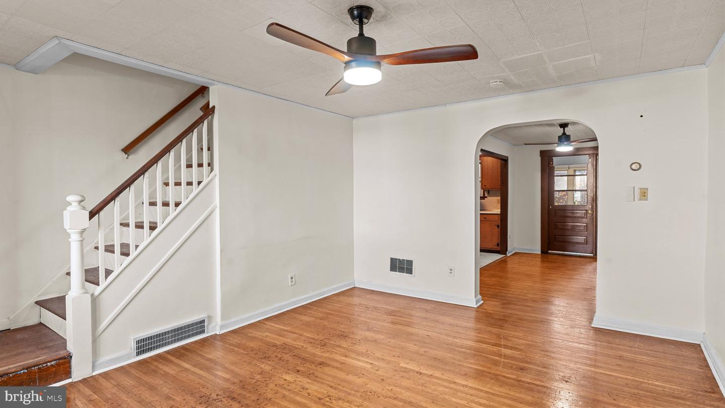806 4TH AVE