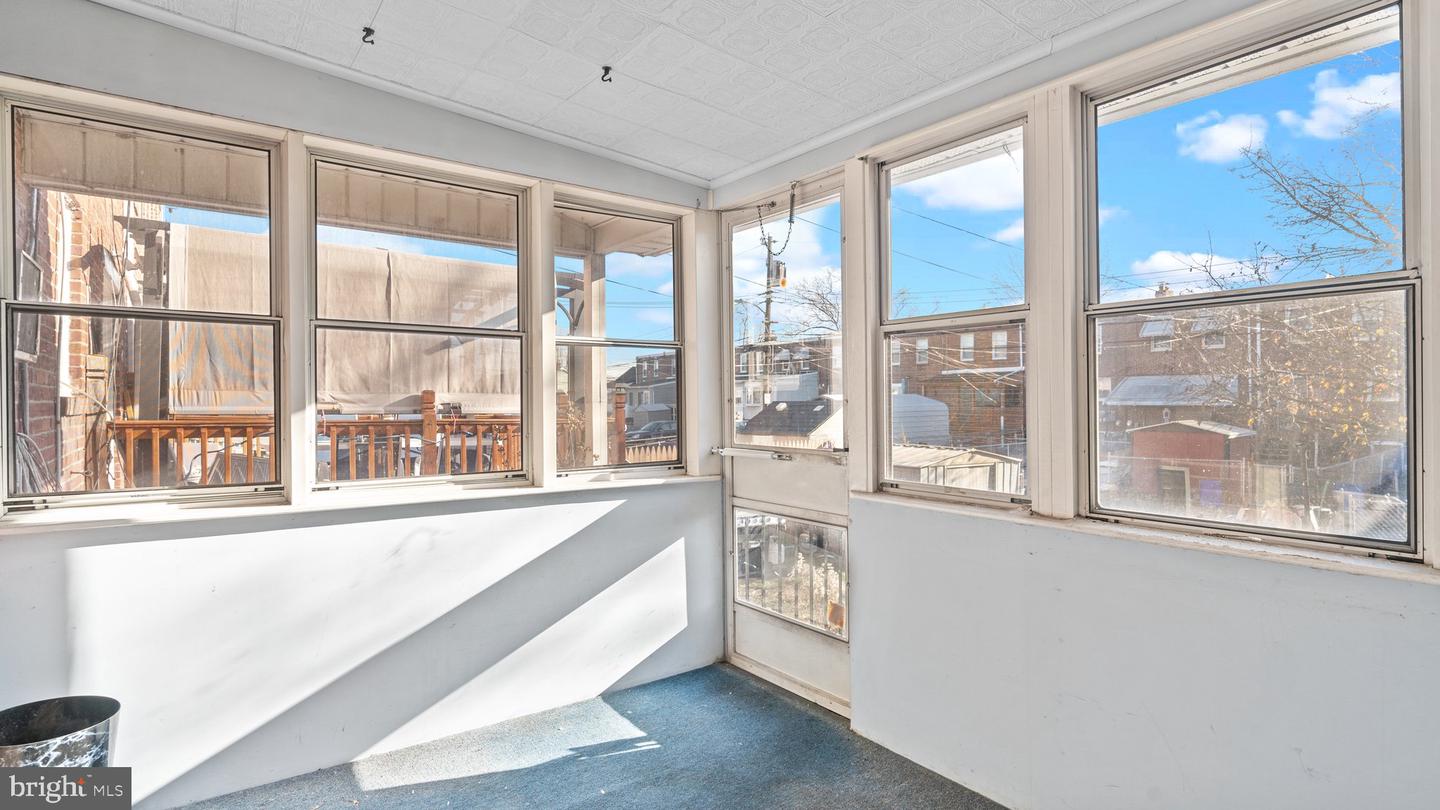 806 4TH AVE
