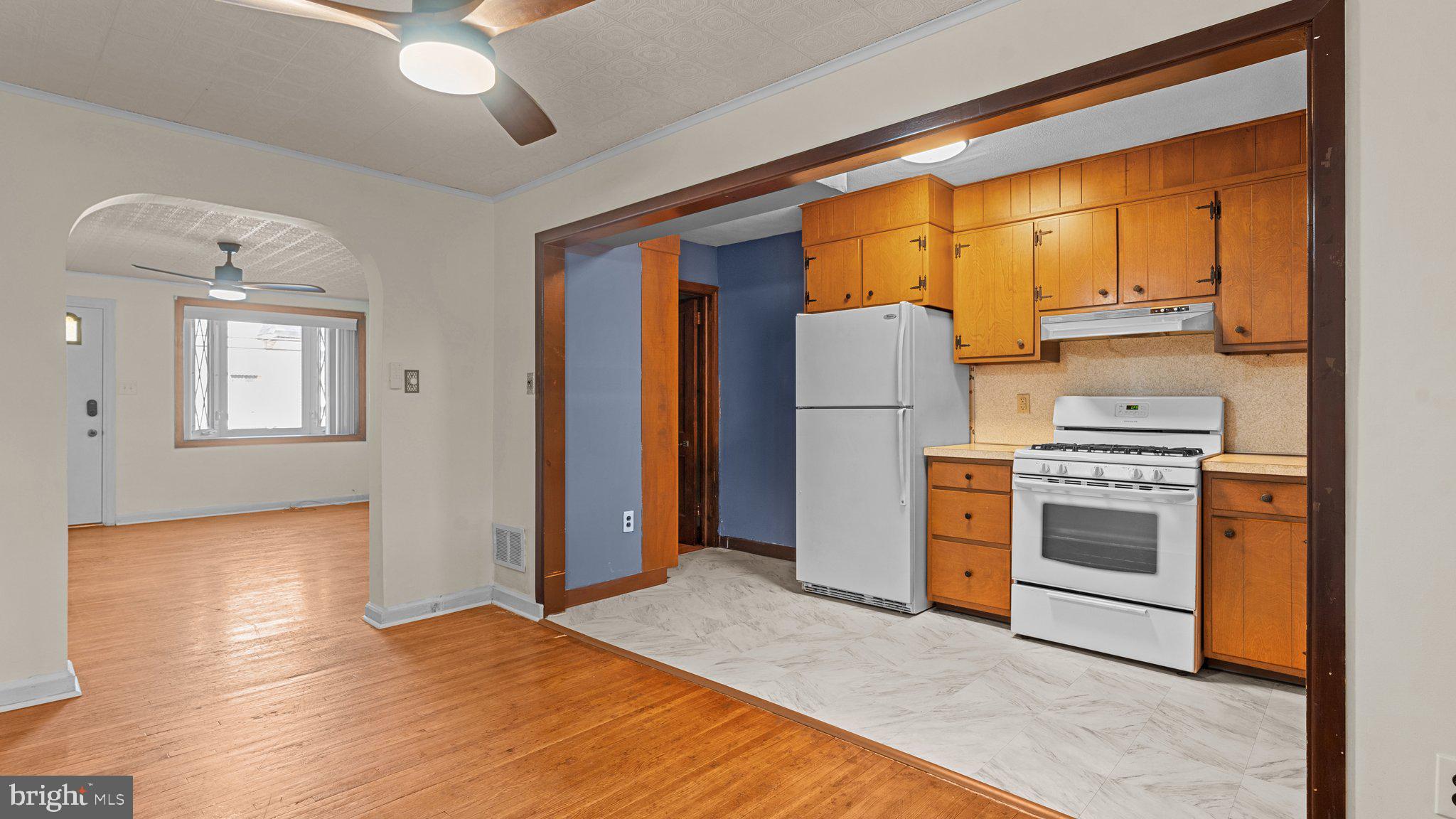 806 4TH AVE