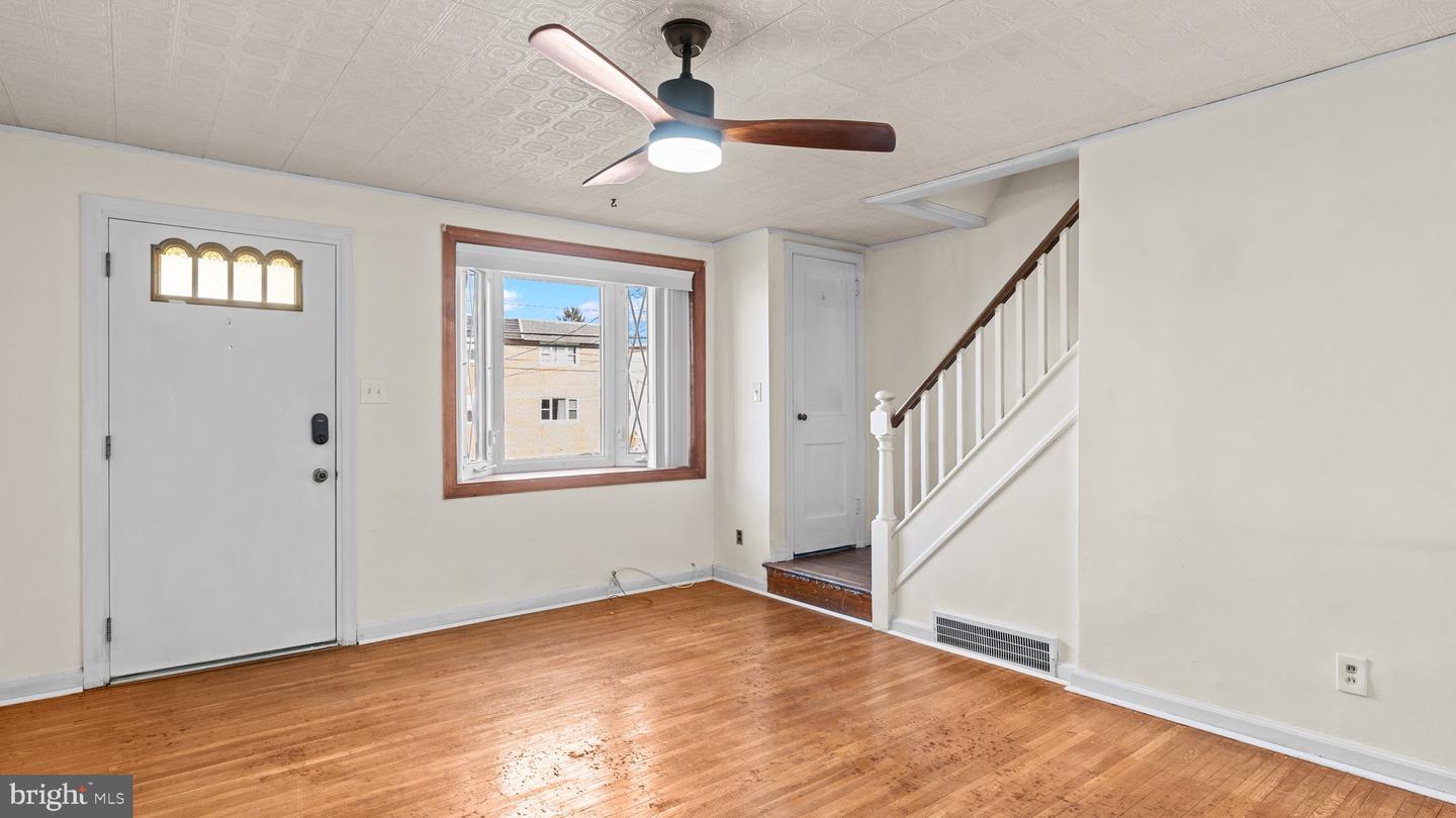 806 4TH AVE