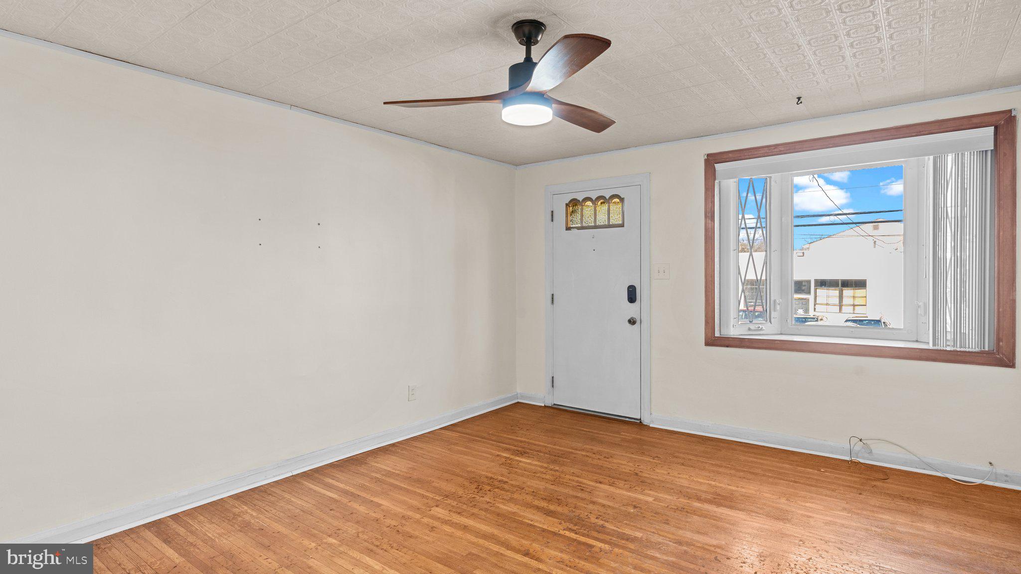 806 4TH AVE
