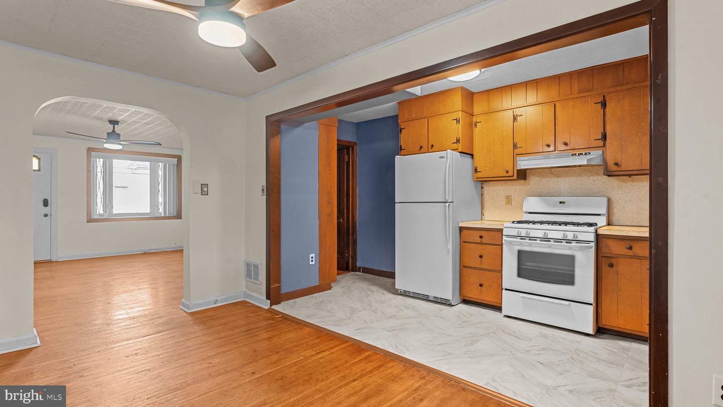 806 4TH AVE