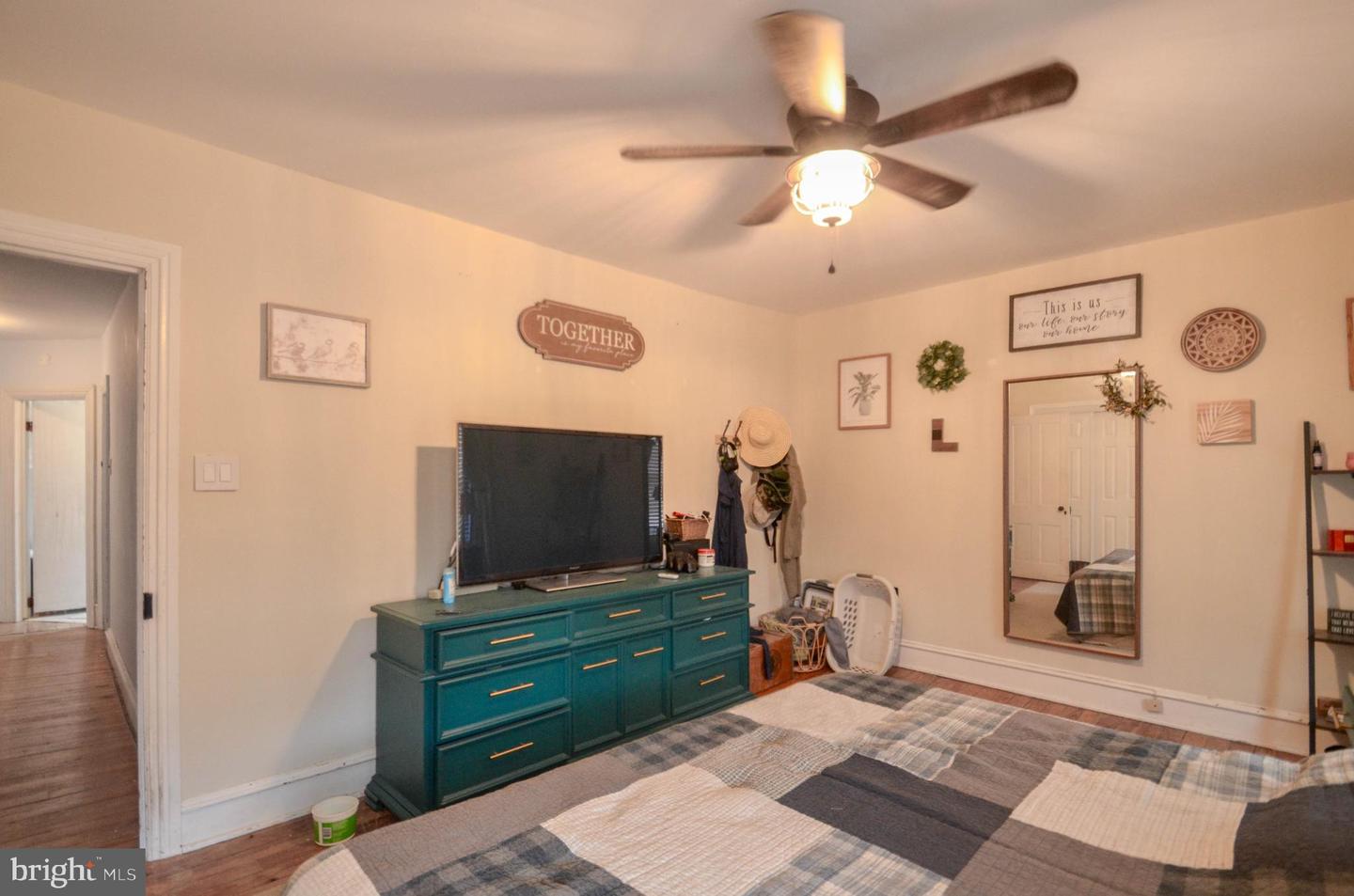109 N 9th St