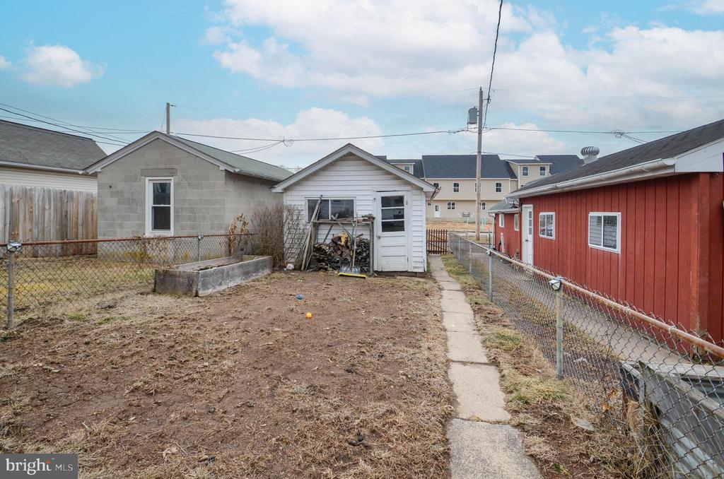 109 N 9th St