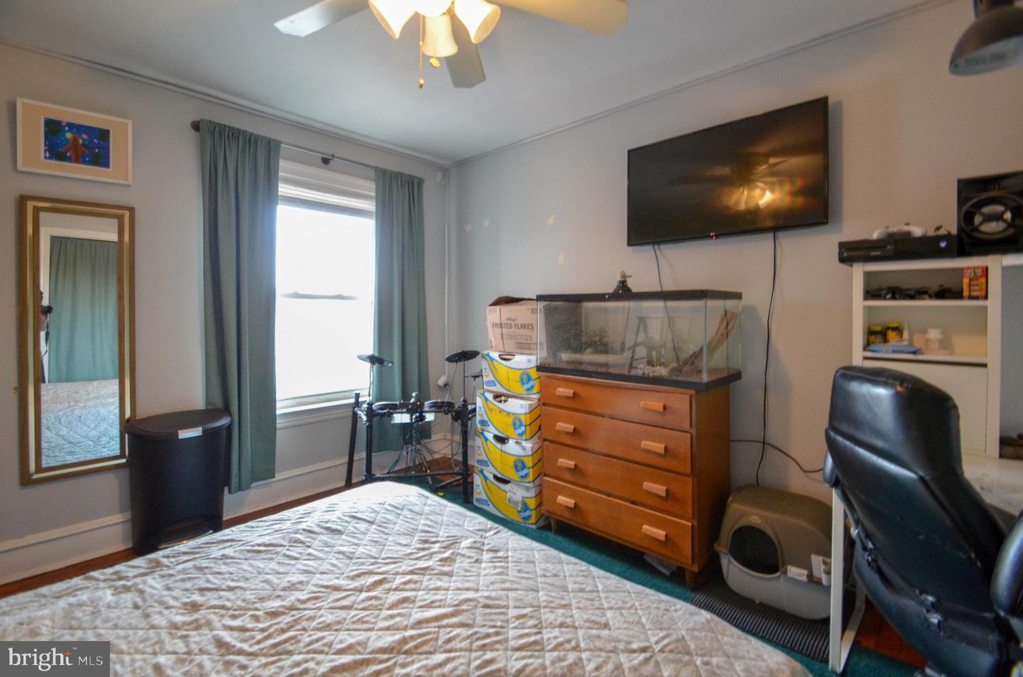 109 N 9th St