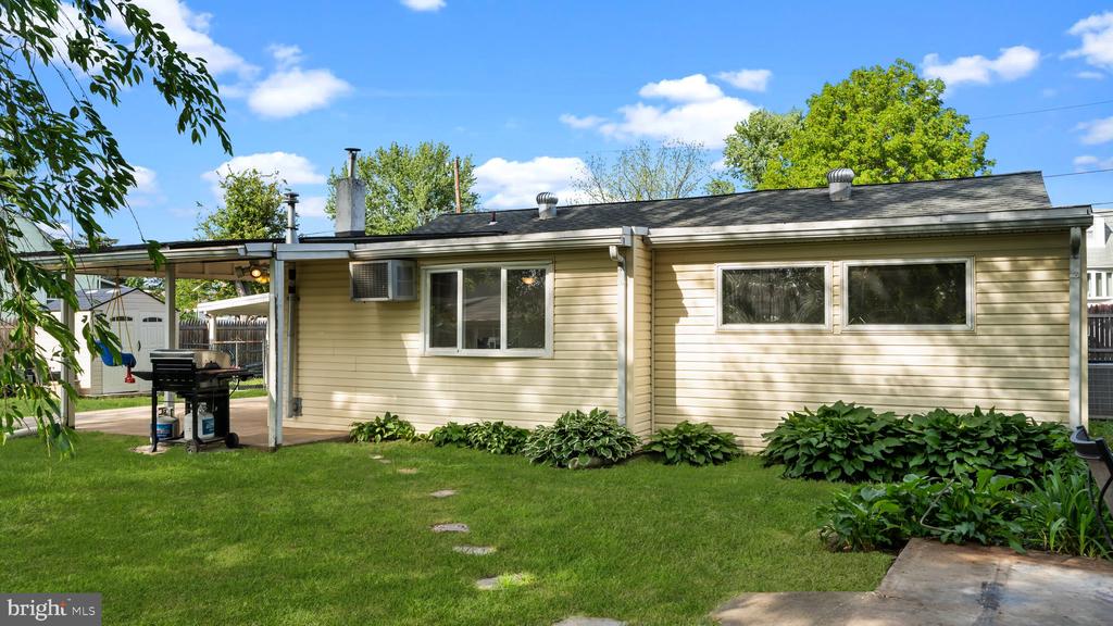 1098 Whittier Ave