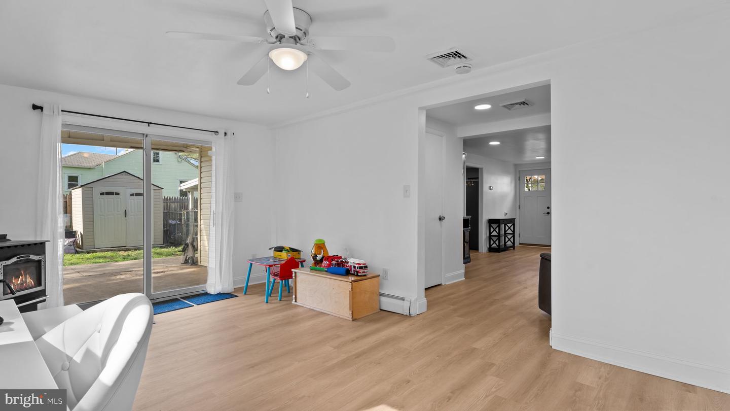 1098 Whittier Ave