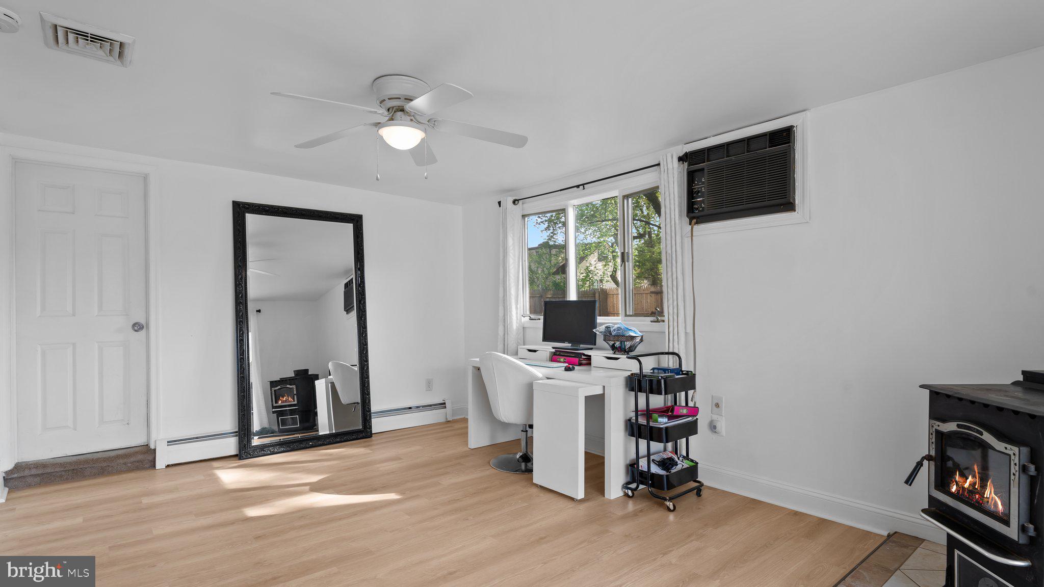 1098 Whittier Ave