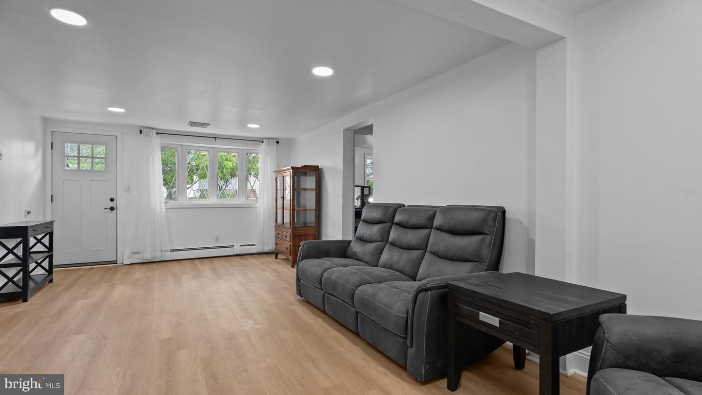 1098 Whittier Ave