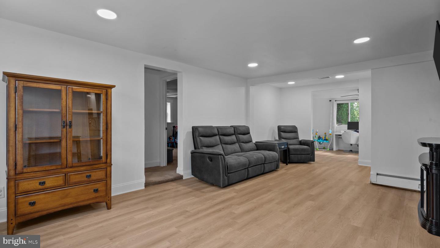 1098 Whittier Ave