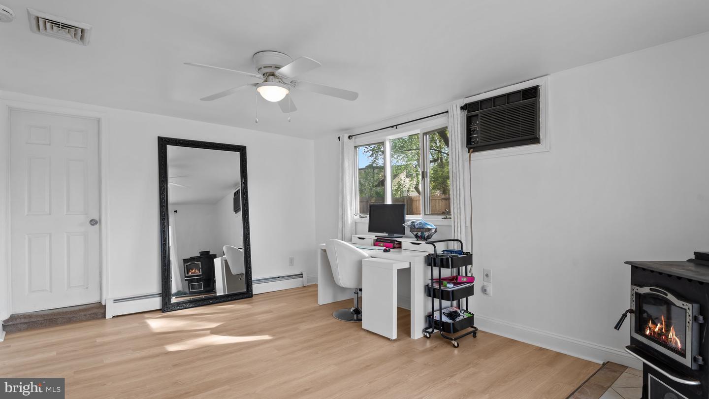 1098 Whittier Ave