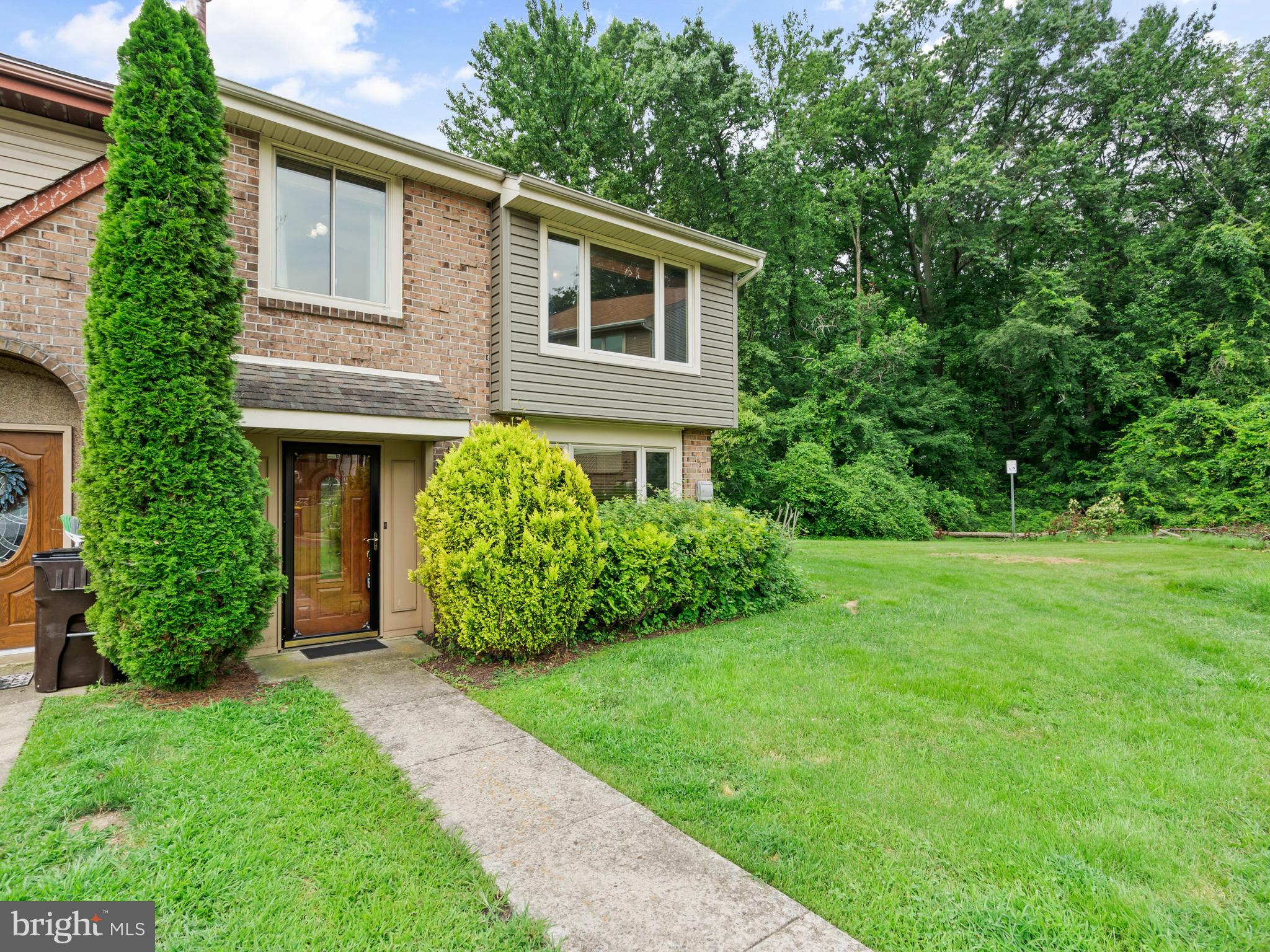 1062 Bolton Ct
