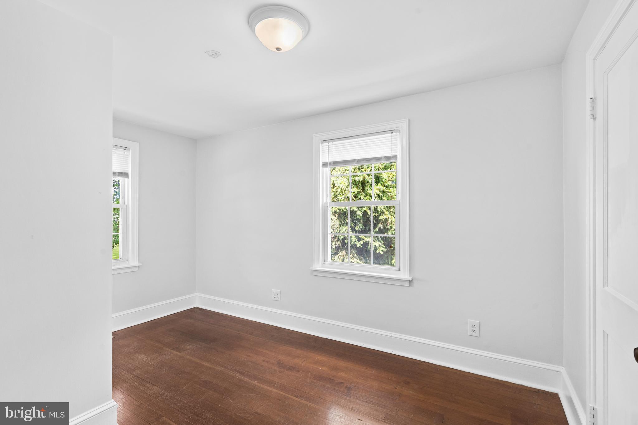 102 E Bristol Rd