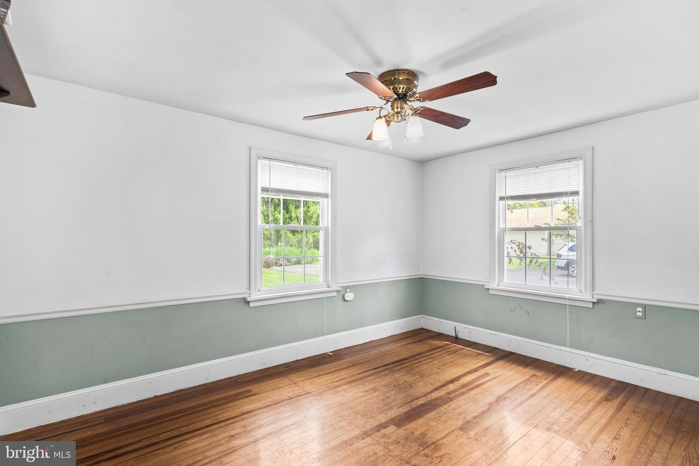 102 E Bristol Rd