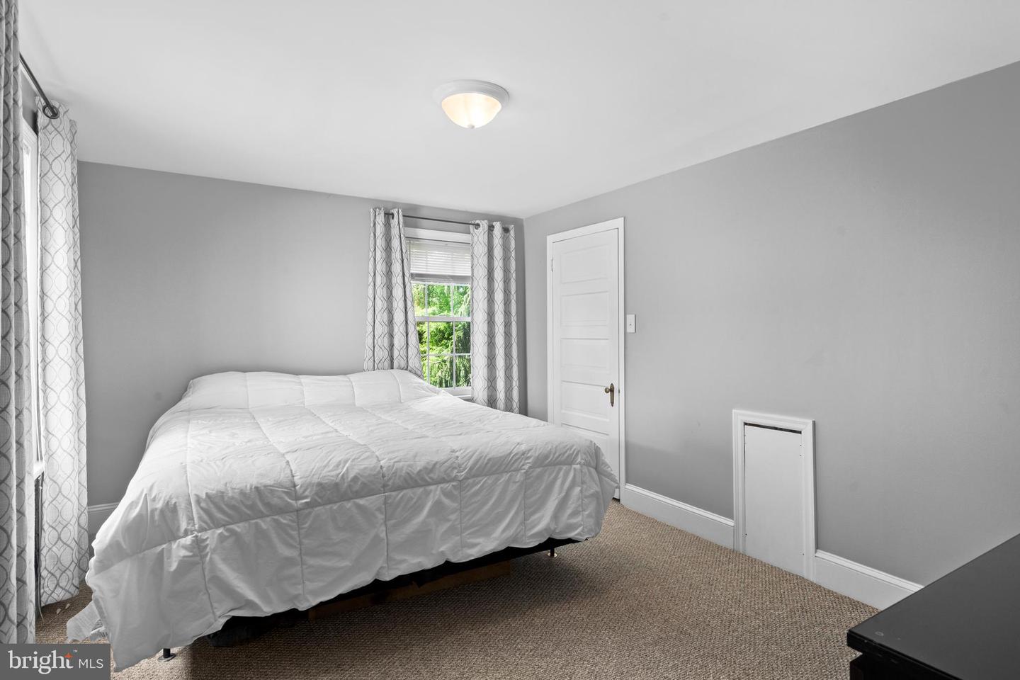 102 E Bristol Rd