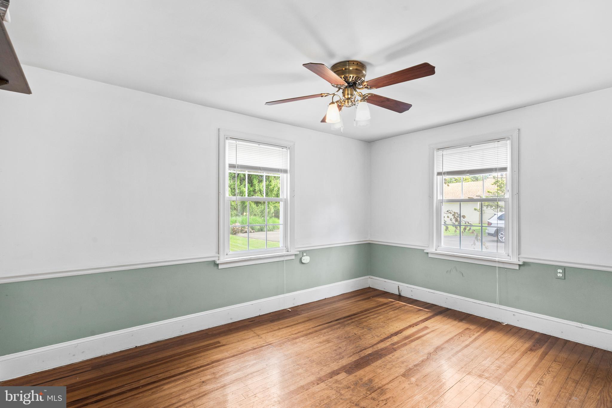 102 E Bristol Rd