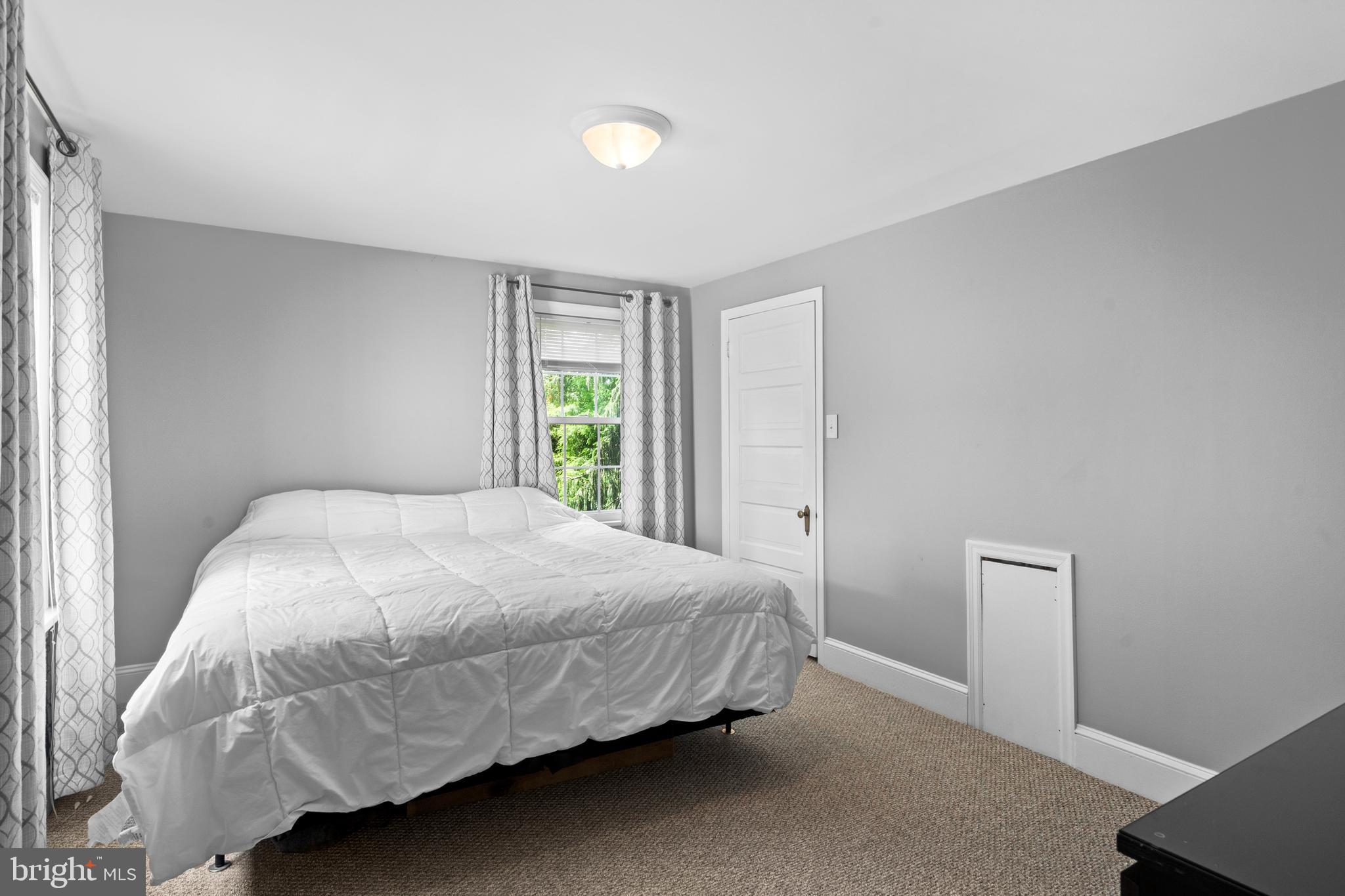 102 E Bristol Rd