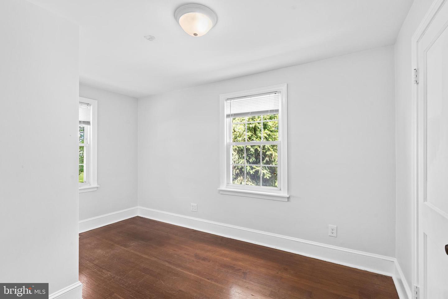 102 E Bristol Rd