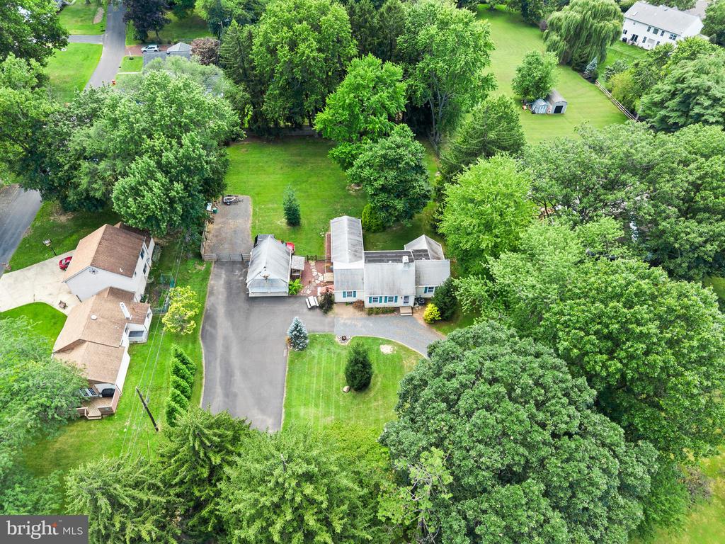 102 E Bristol Rd