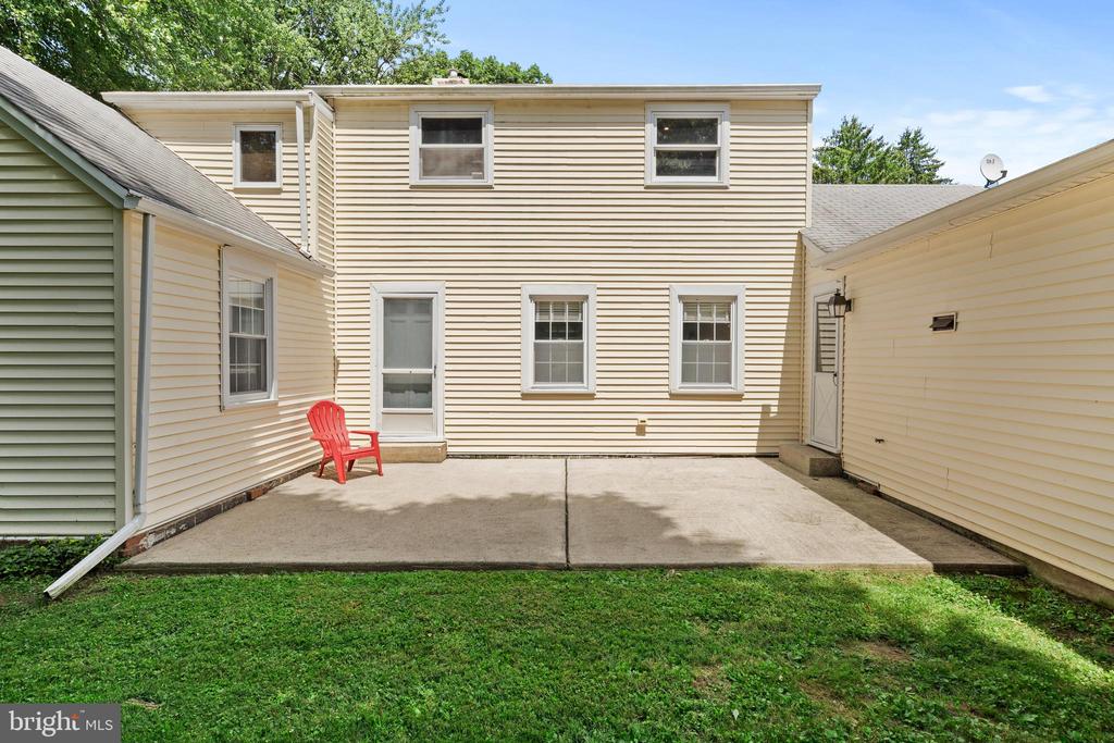 102 E Bristol Rd