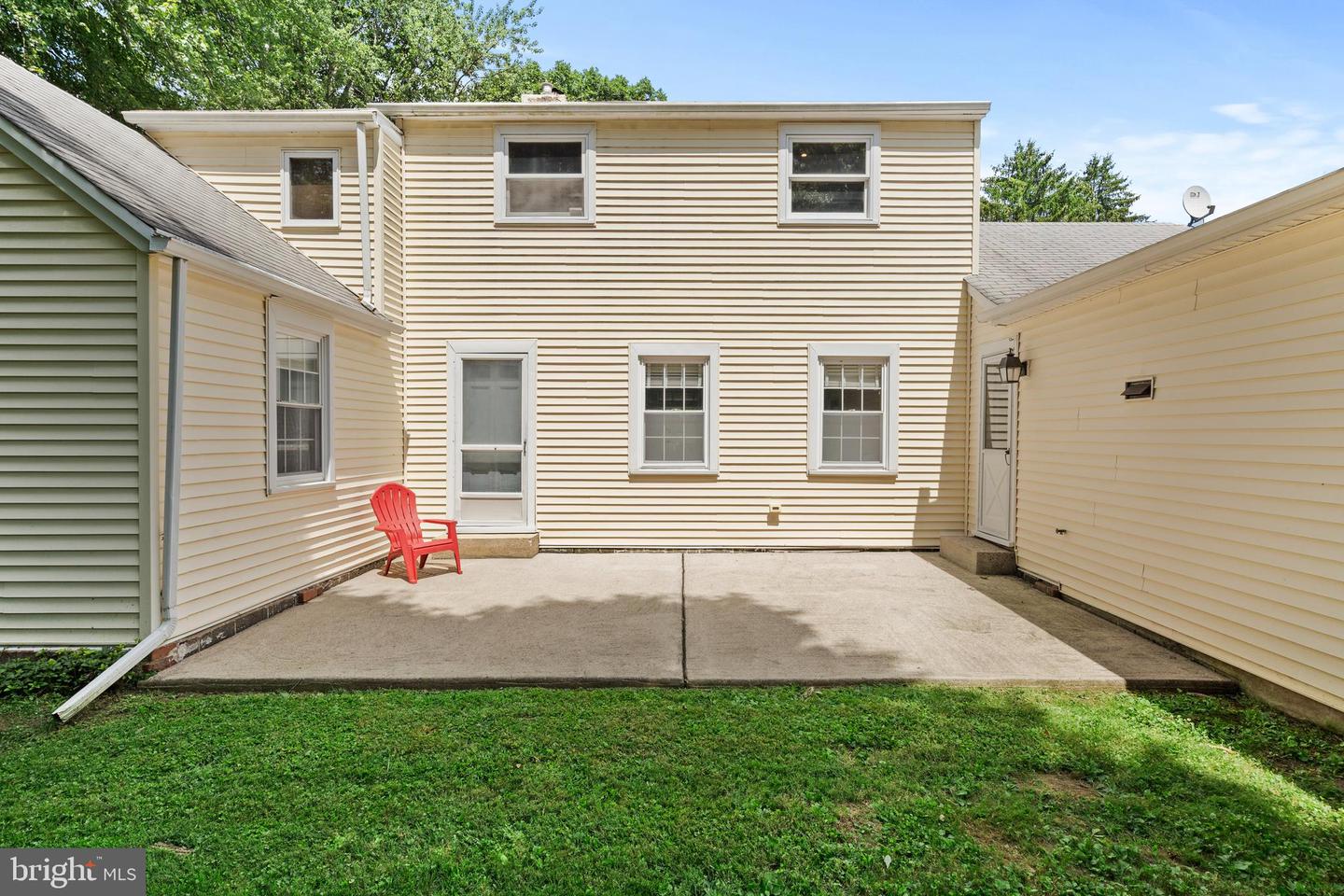 102 E Bristol Rd