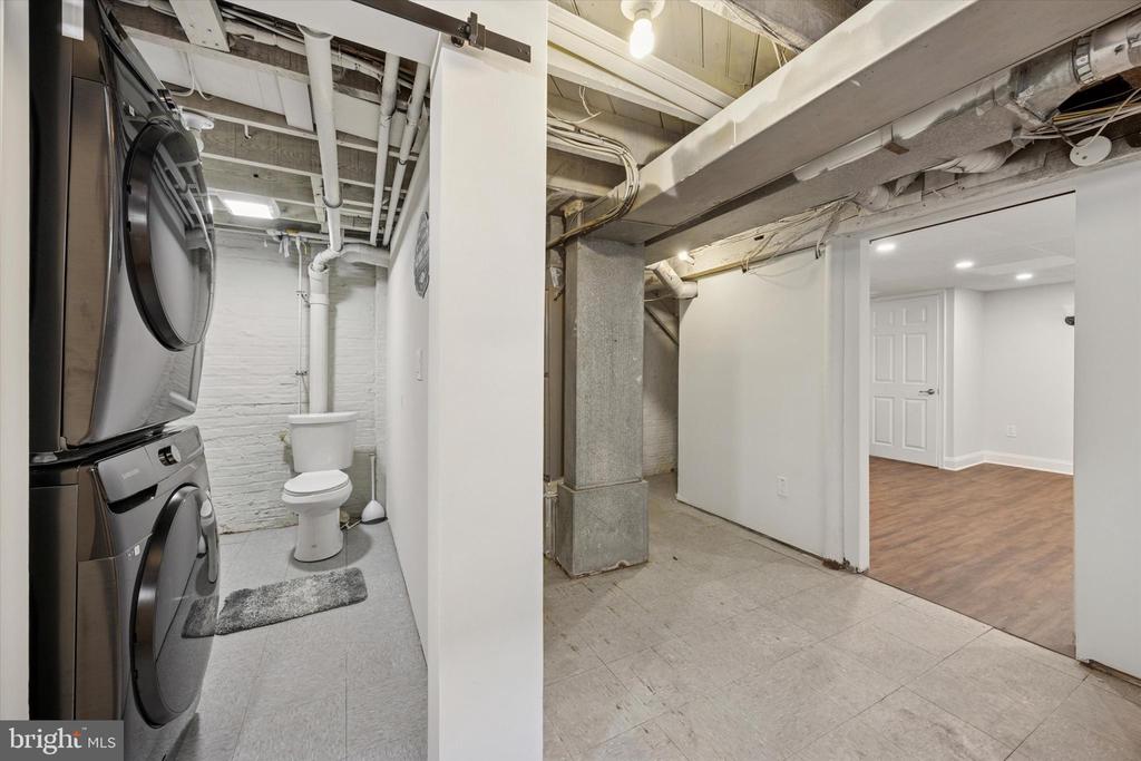 271 MONROE STREET