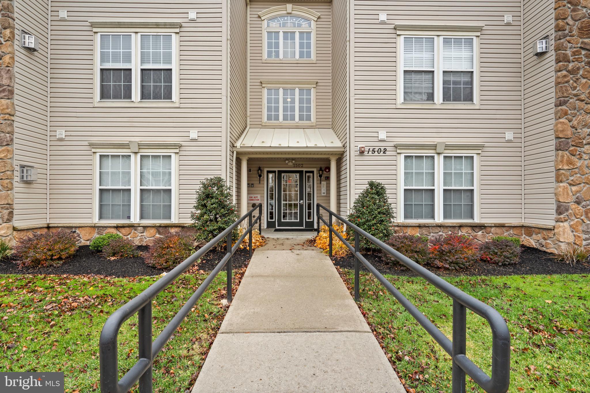 1502 MOORE STREET 201