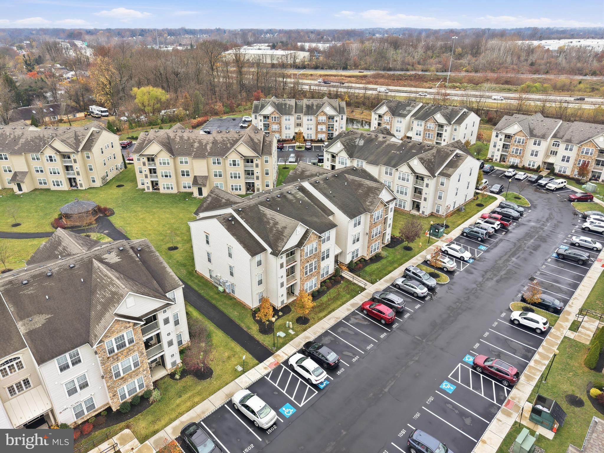 1502 MOORE STREET 201