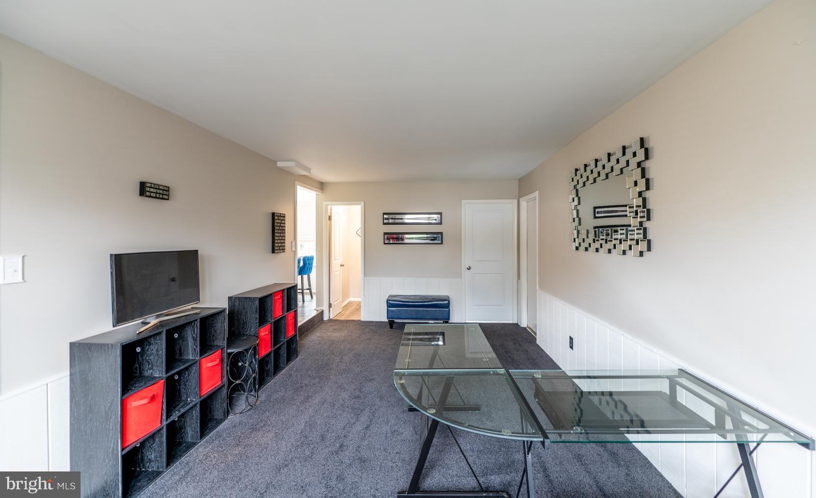 292 HOLLOW BRANCH LANE