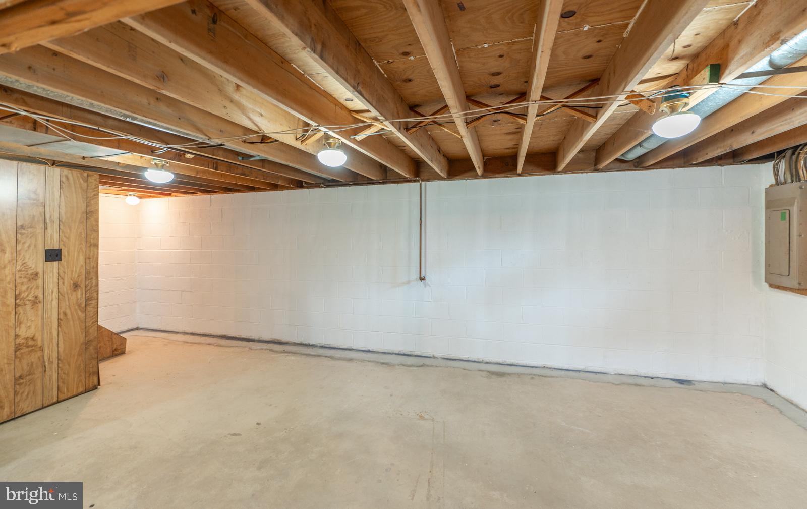 292 HOLLOW BRANCH LANE