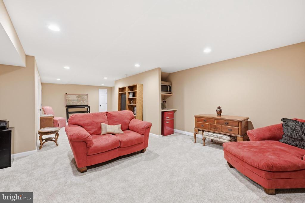 7403 SPRUCE MILL DRIVE