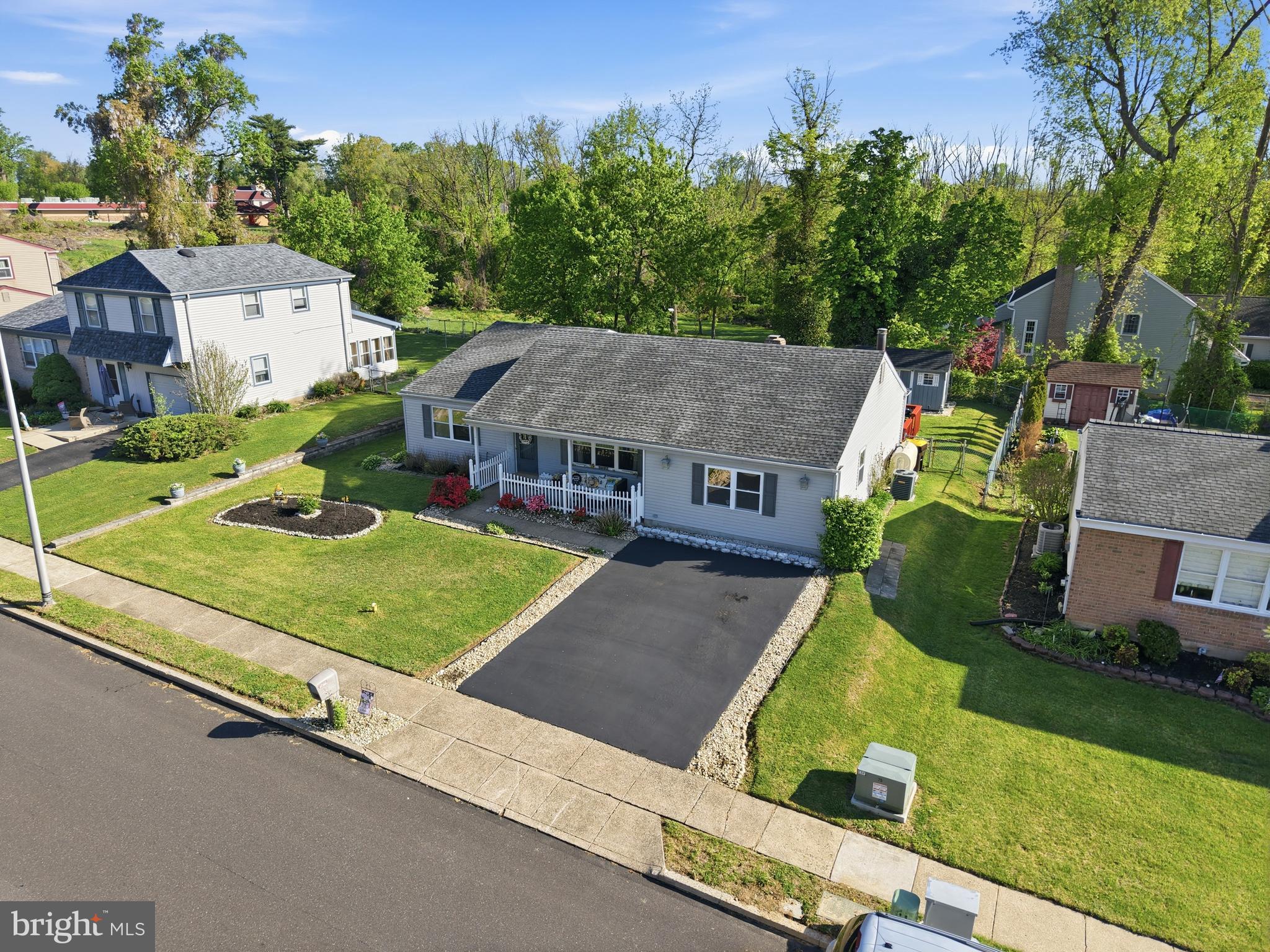 1839 HOLLANDALE DRIVE