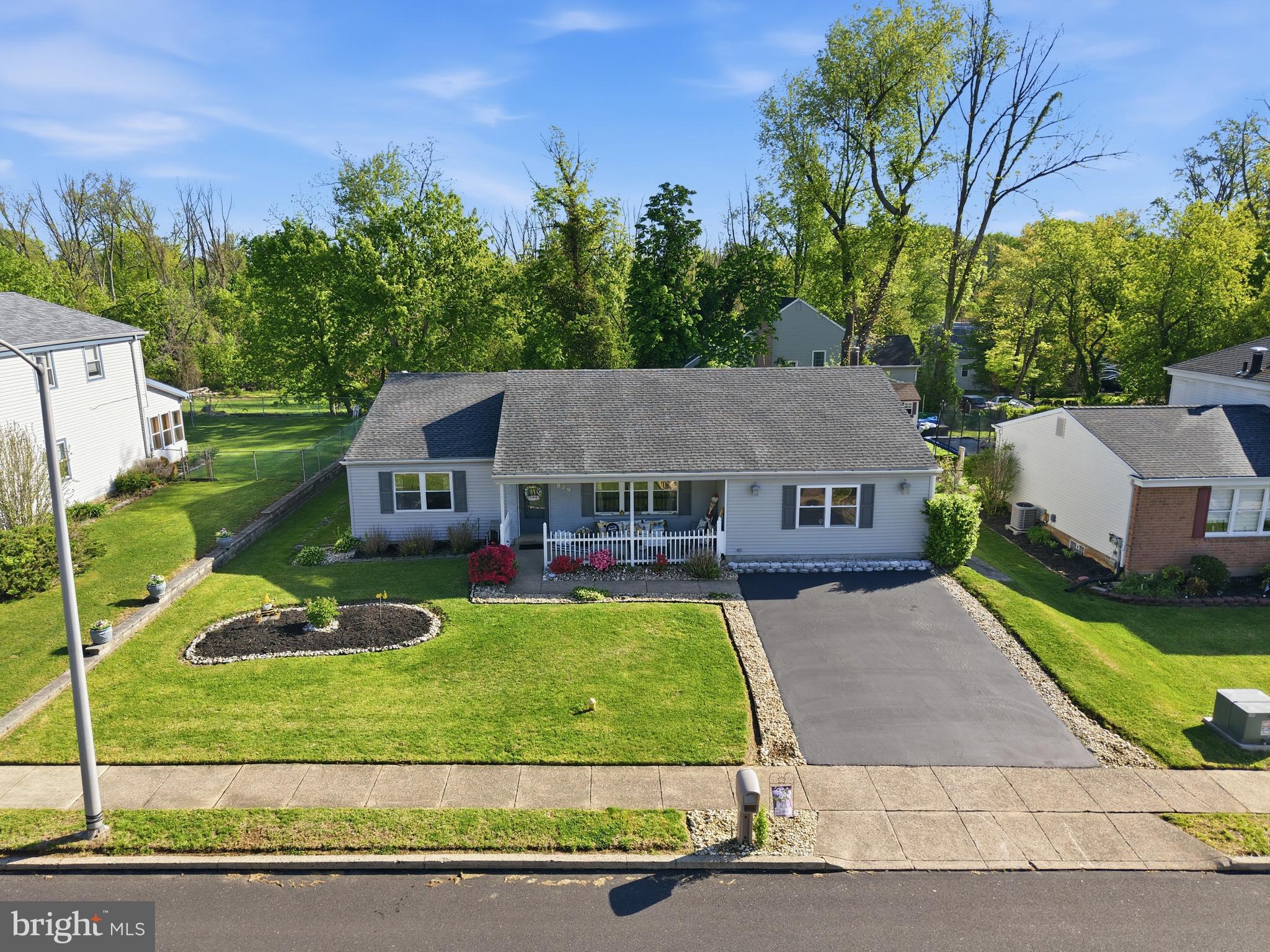 1839 HOLLANDALE DRIVE