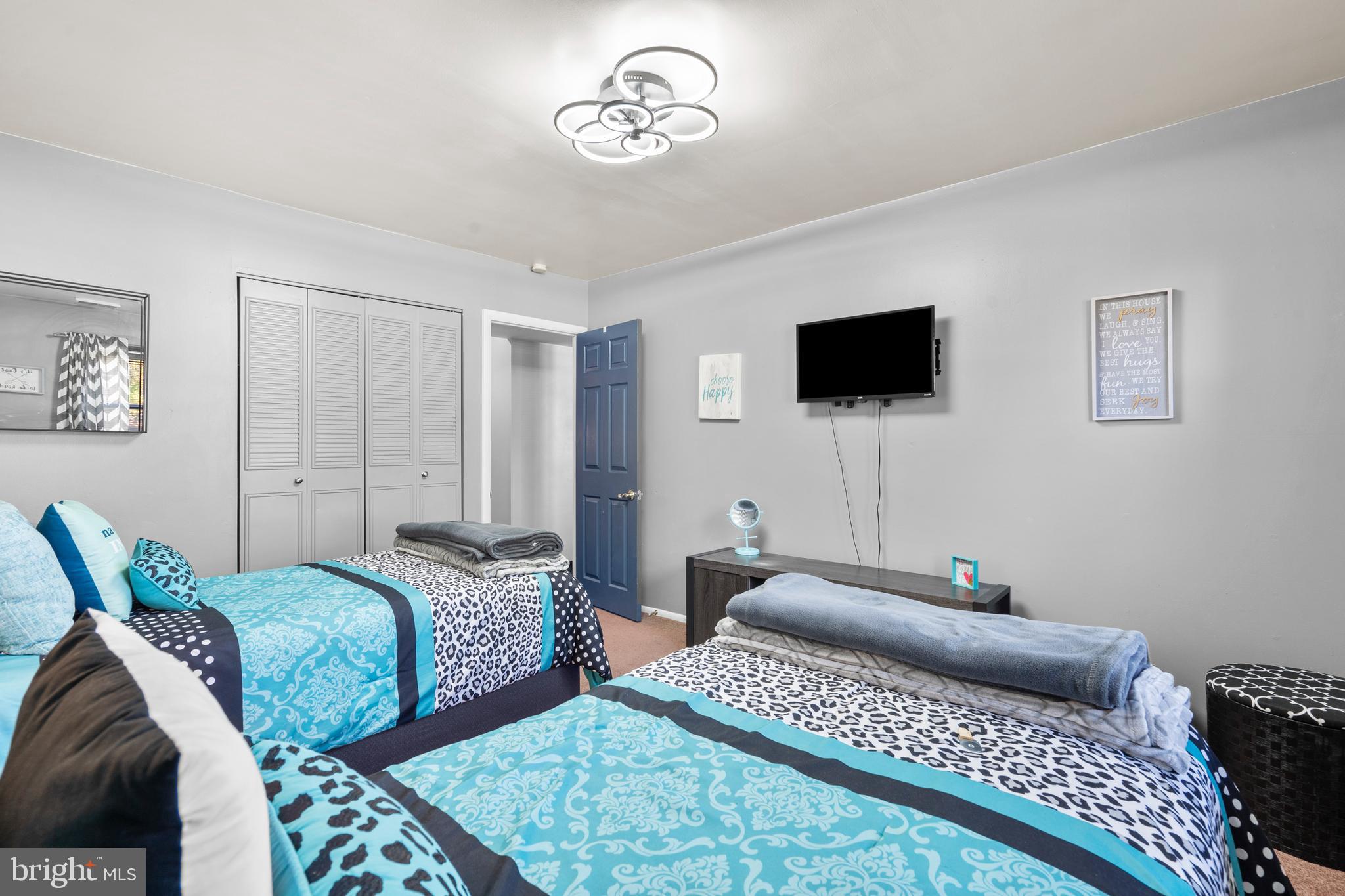 1839 HOLLANDALE DRIVE