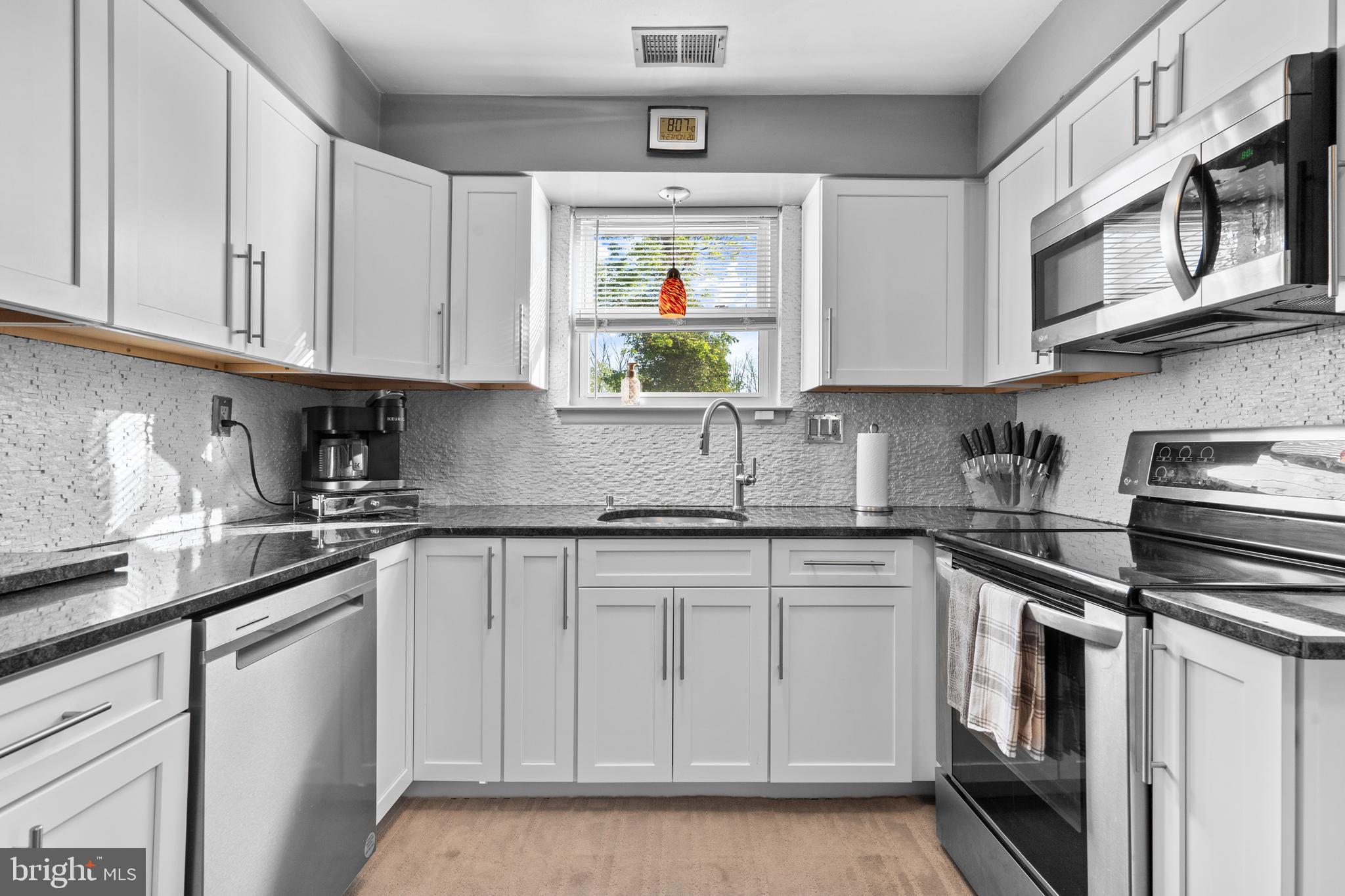 1839 HOLLANDALE DRIVE