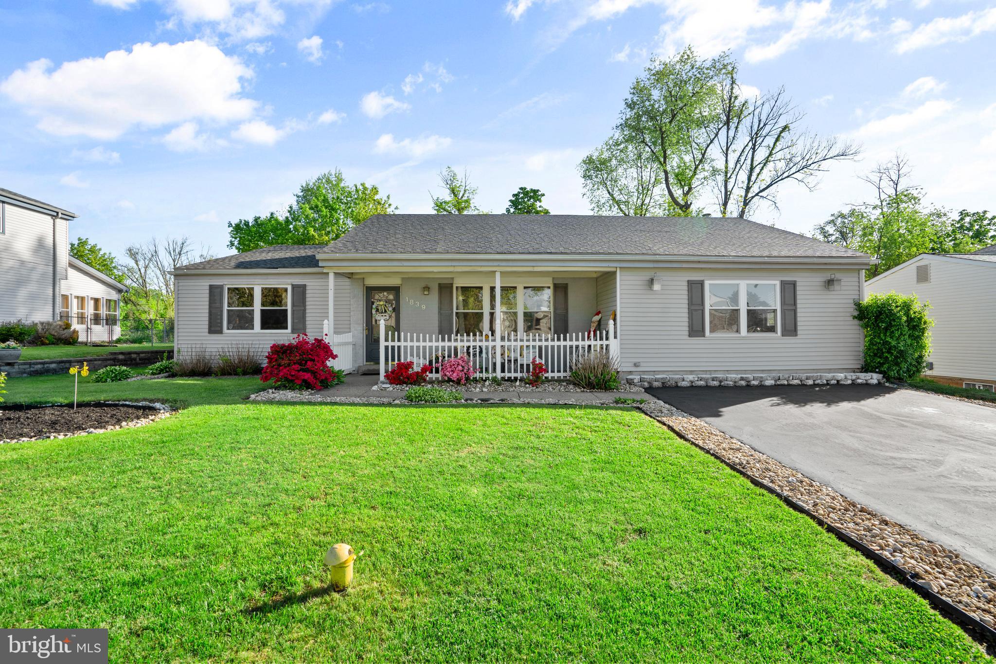 1839 HOLLANDALE DRIVE