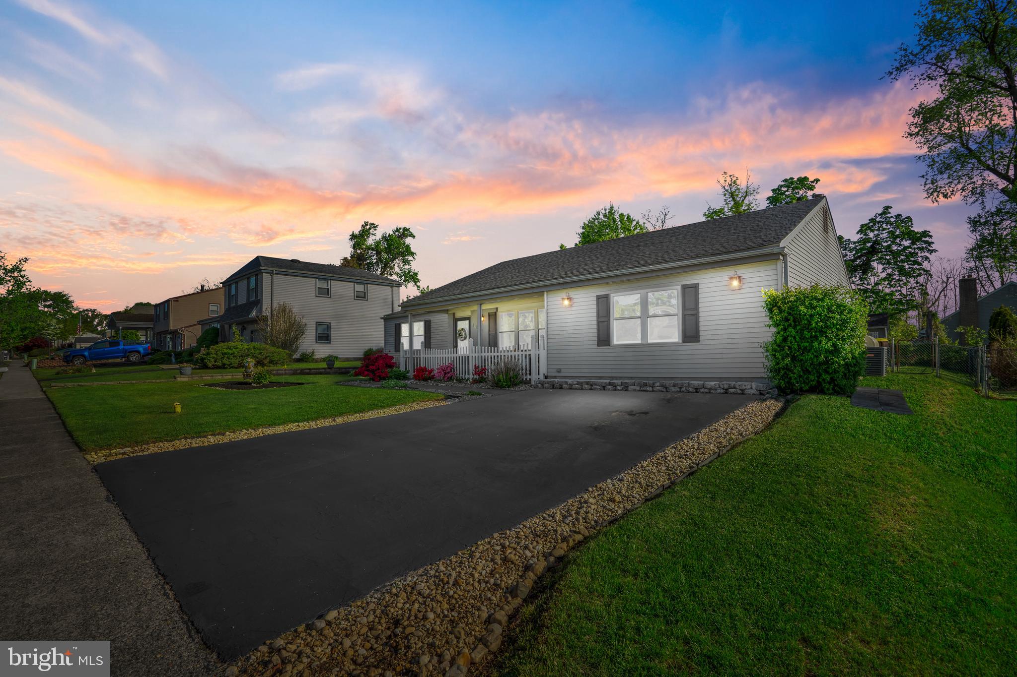 1839 HOLLANDALE DRIVE