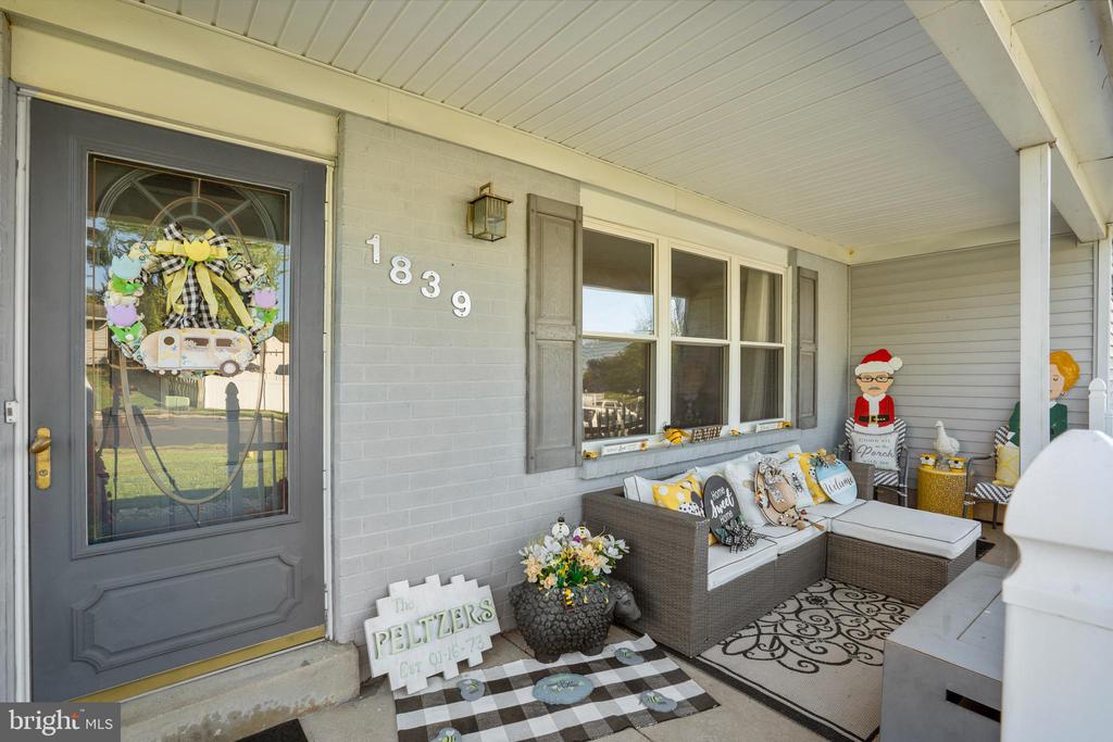 1839 HOLLANDALE DRIVE