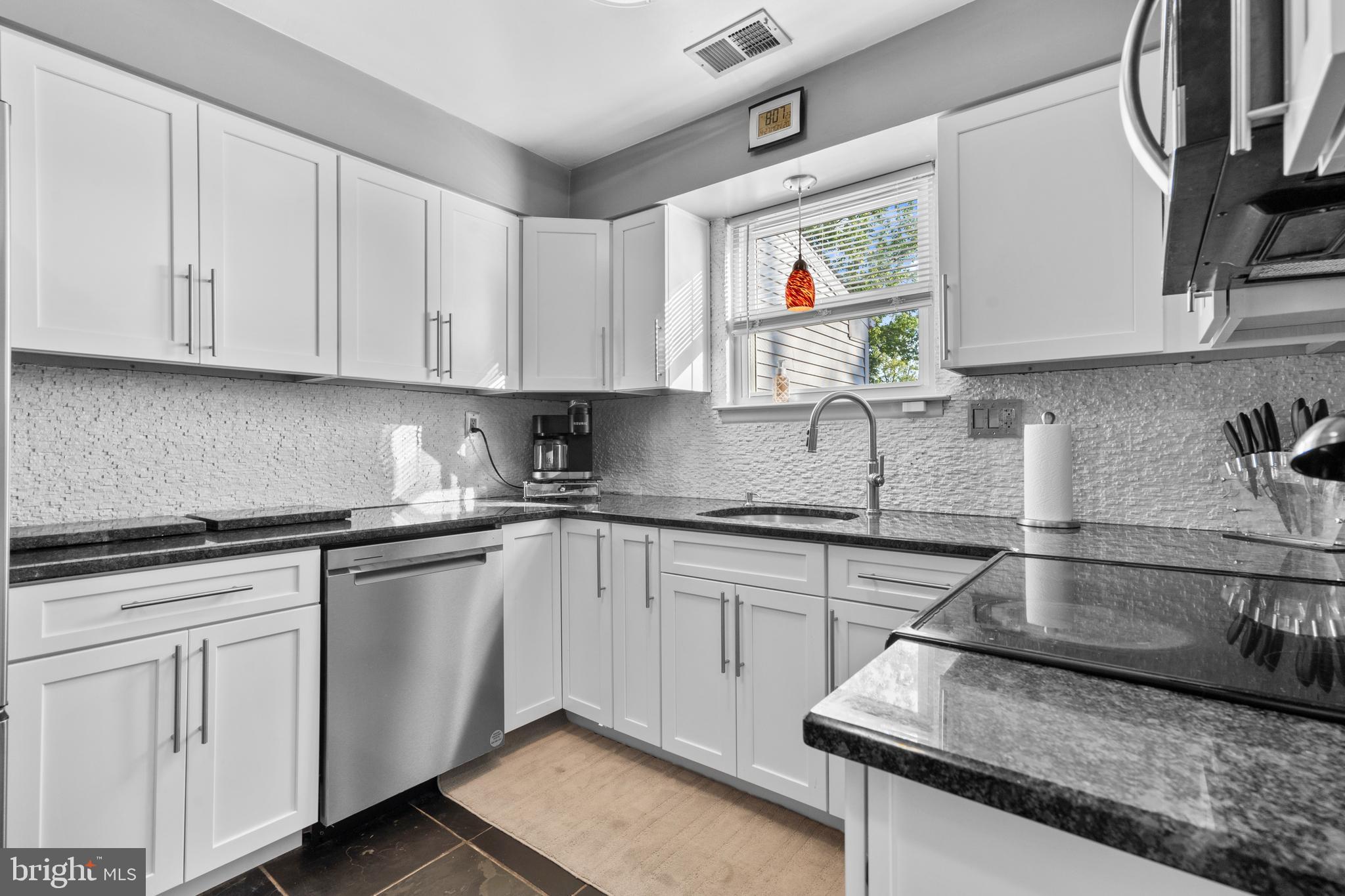 1839 HOLLANDALE DRIVE