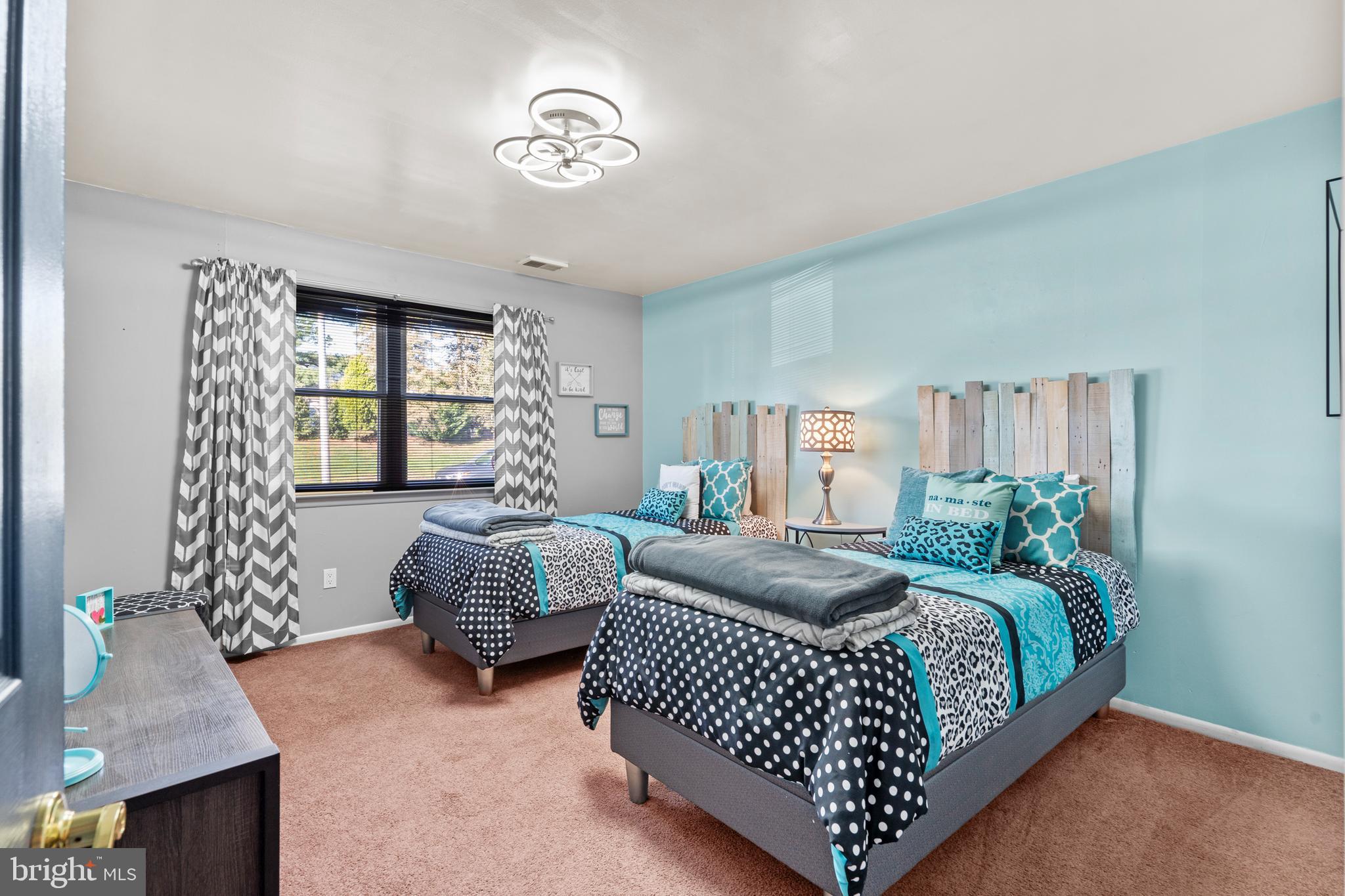 1839 HOLLANDALE DRIVE