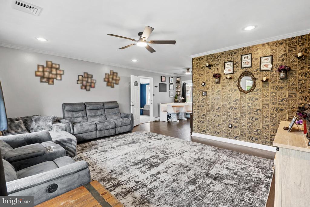 85 BUTTONWOOD LANE