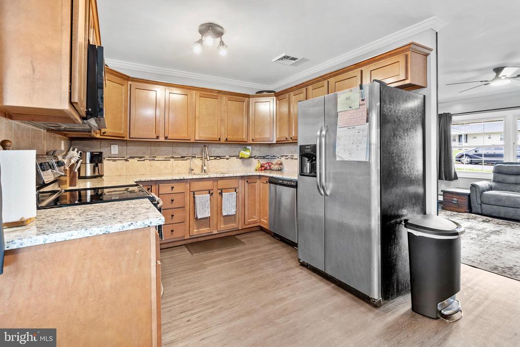 85 BUTTONWOOD LANE