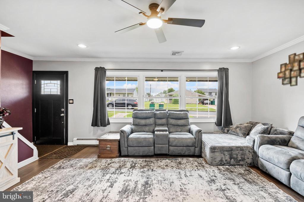 85 BUTTONWOOD LANE