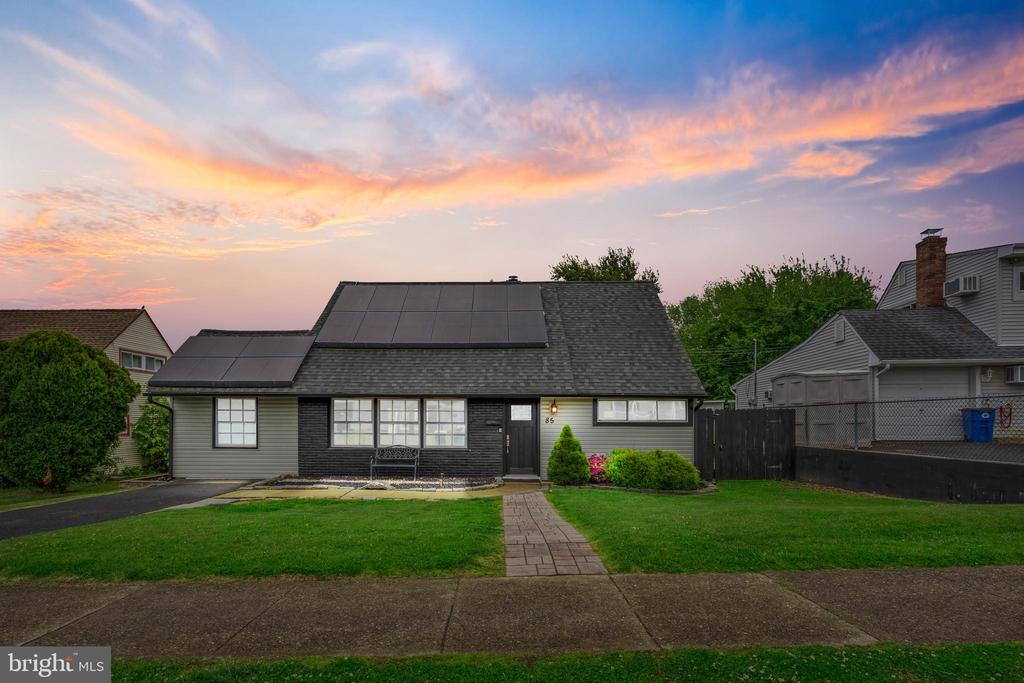 85 BUTTONWOOD LANE